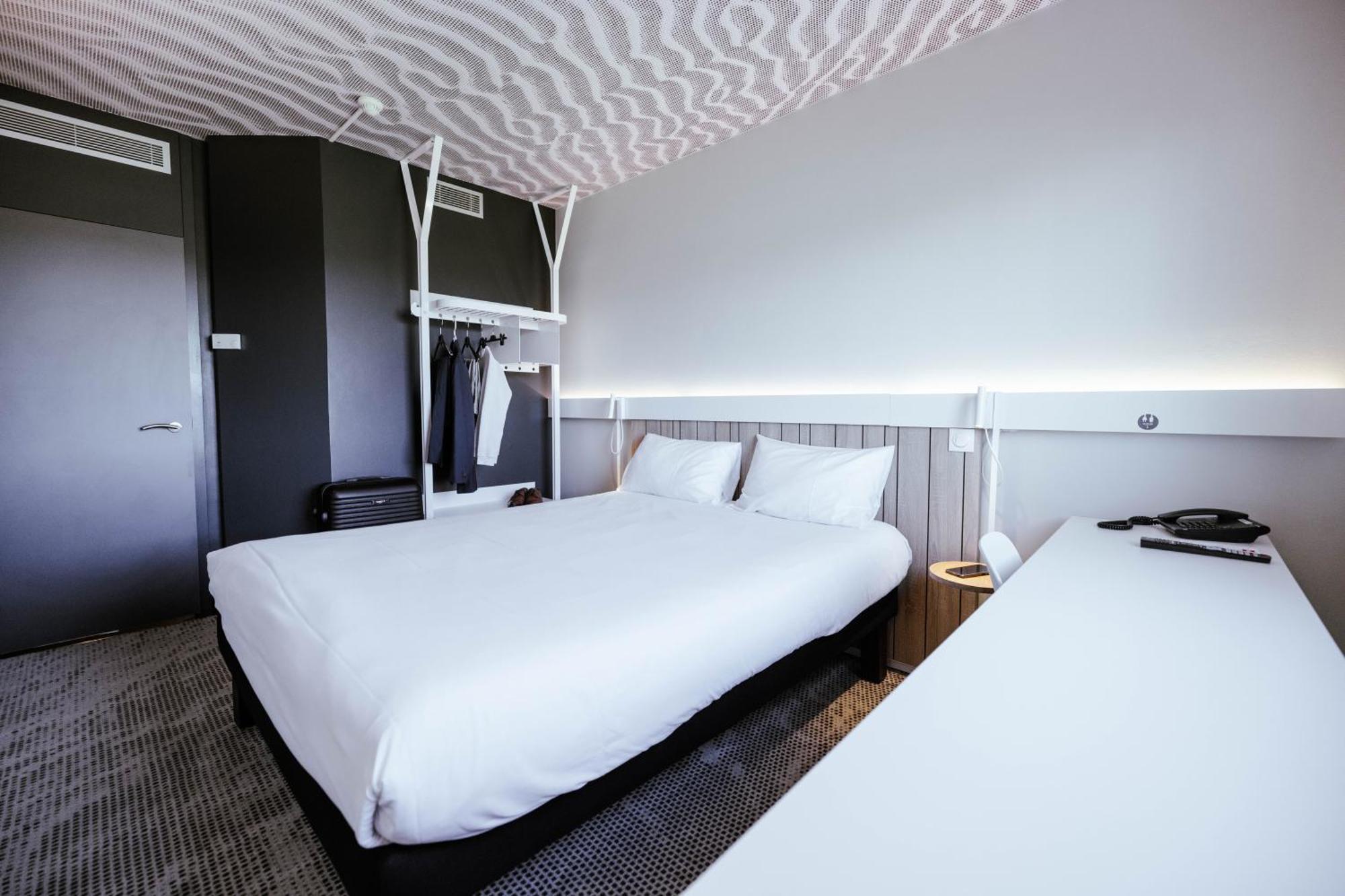 Готель Ibis Luxembourg Aeroport Niederanven Екстер'єр фото