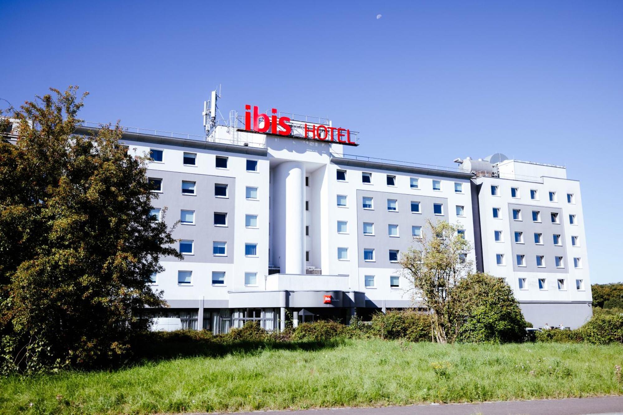 Готель Ibis Luxembourg Aeroport Niederanven Екстер'єр фото