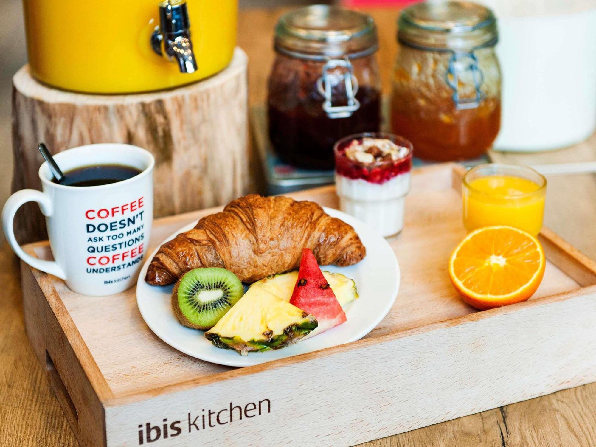 Готель Ibis Luxembourg Aeroport Niederanven Екстер'єр фото